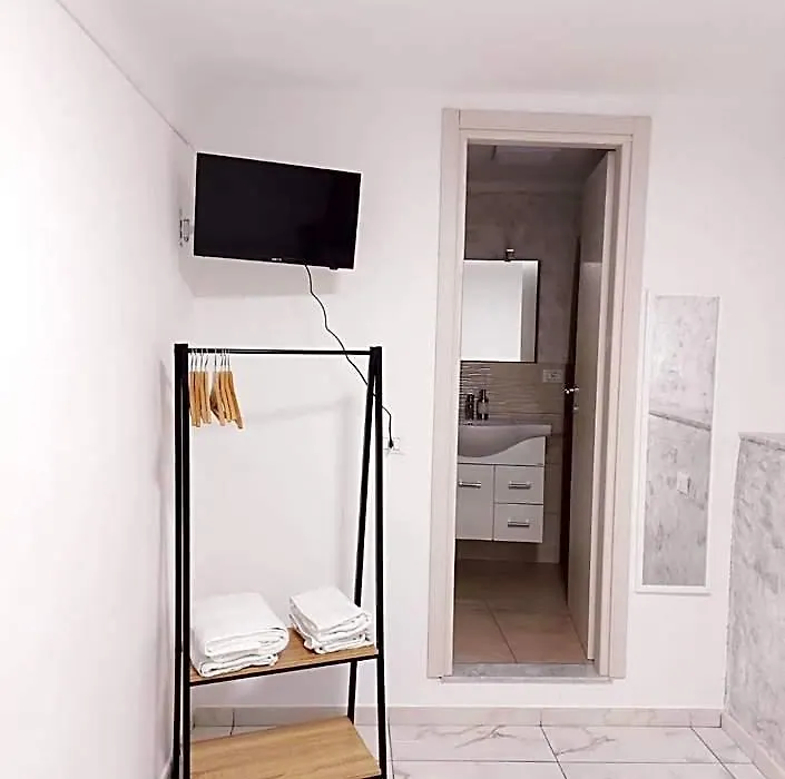 Camere ad ore 3 BAGNO PRIVATO-1
